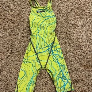Girls Arena Powerskin Tech Suit Swim Sz 24 12 and Under Eligible